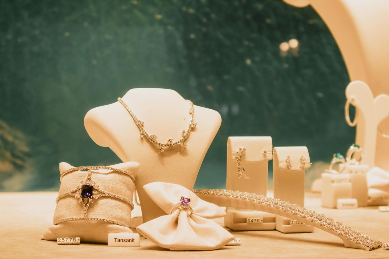 H. Samuel Review: Jewellery Gifts, Materials and Delivery Timing