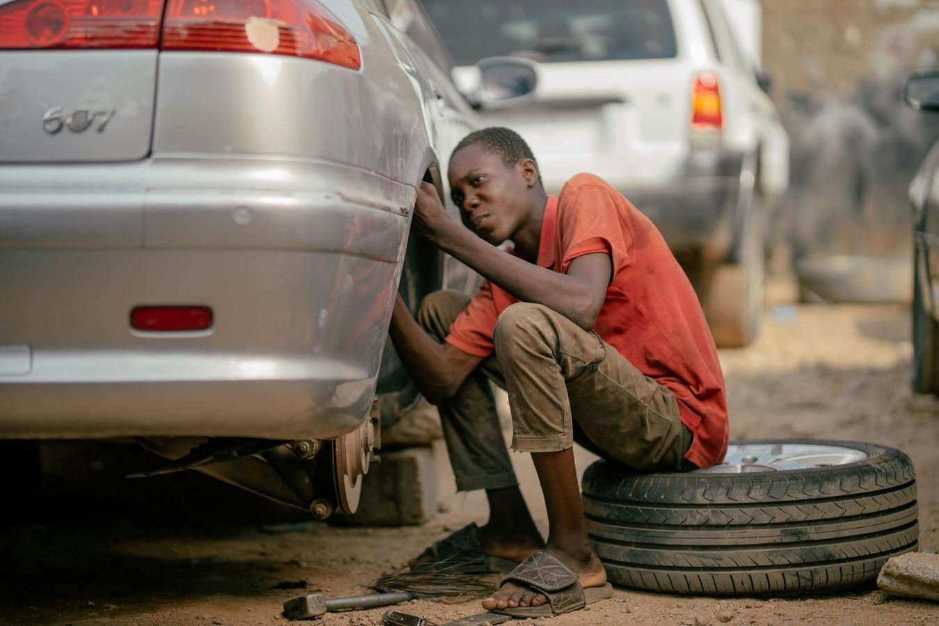 Blackcircles Review: Tyre Prices, Fitting Slots and Mobile Fitting Checks